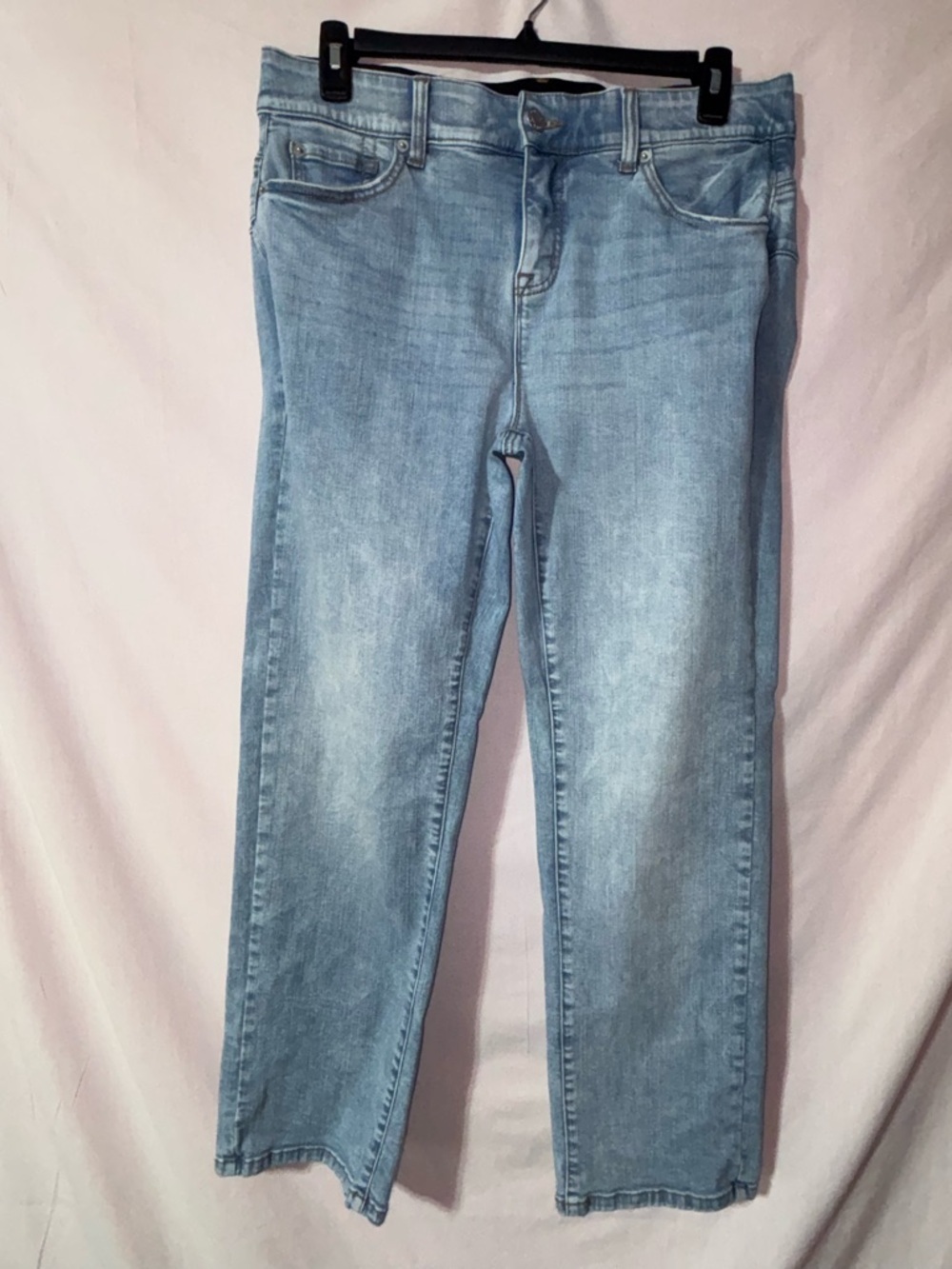 torrid Light Wash Bombshell Straight Premium Stretch Womenโs Jeans